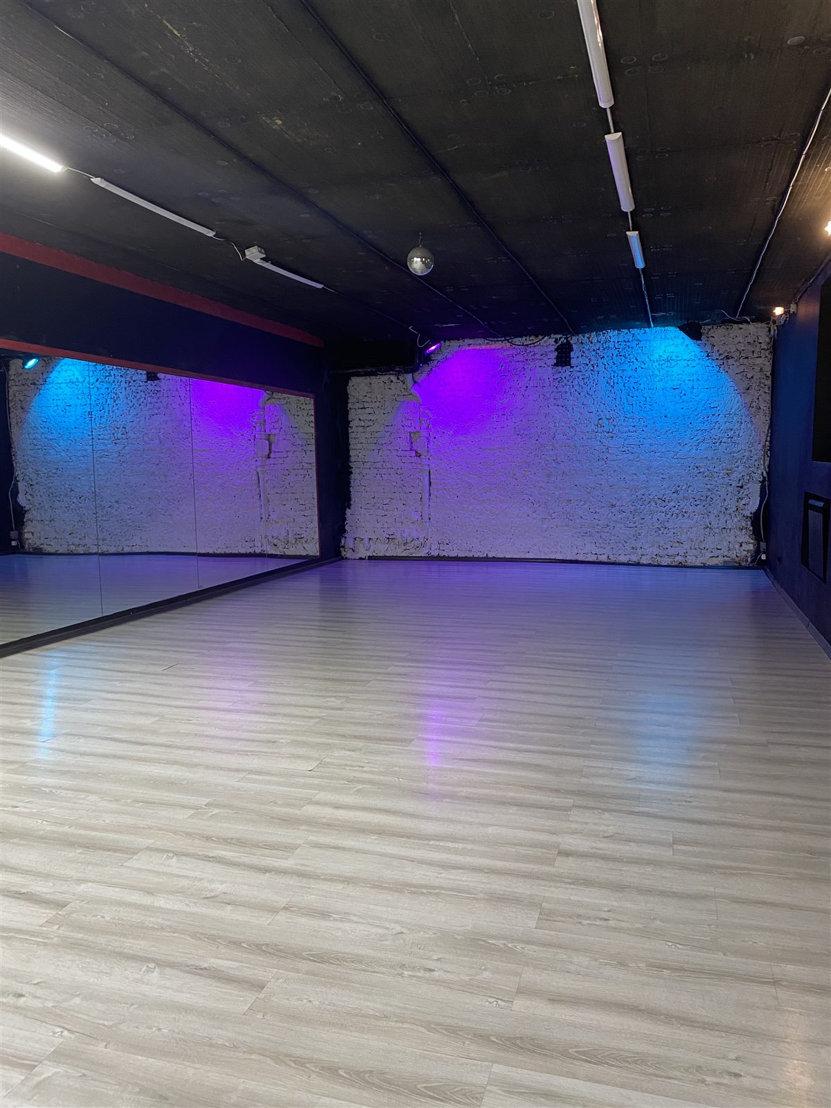 Зал Asid в TOP DANCE